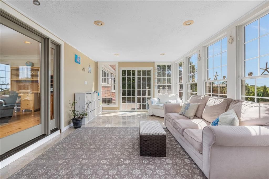 5443 Post Road photo 11