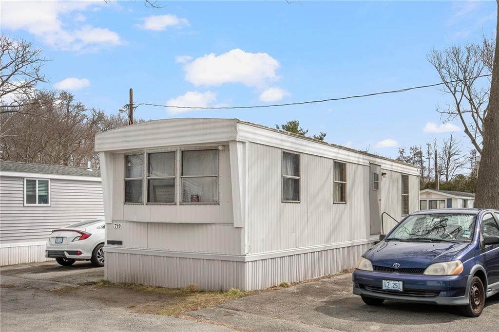 719 Forest Park photo 2