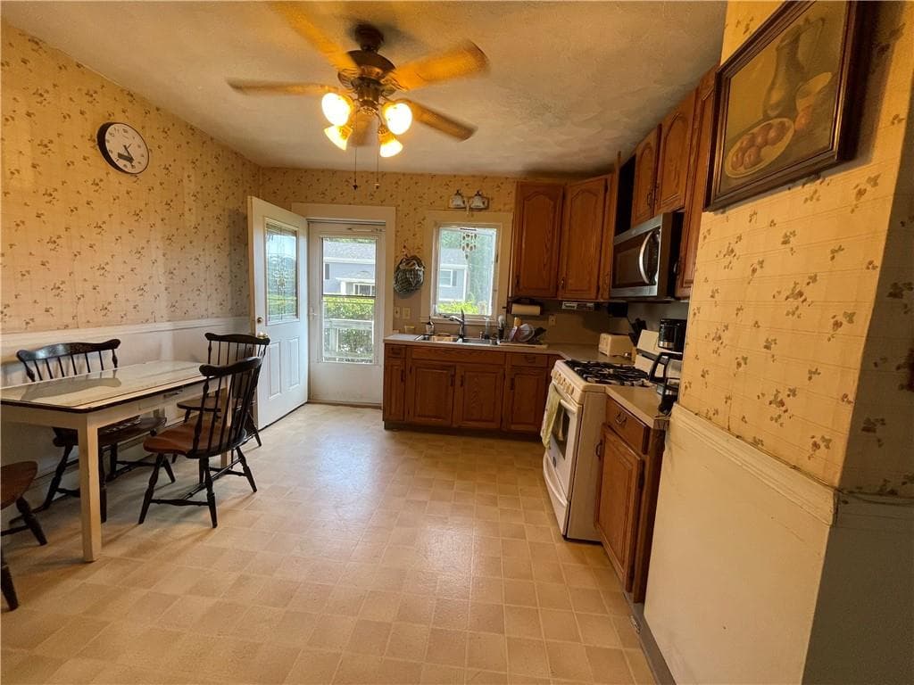 Single Family Residence at 66 Sherry Avenue, Bristol, photo 2 of 24
