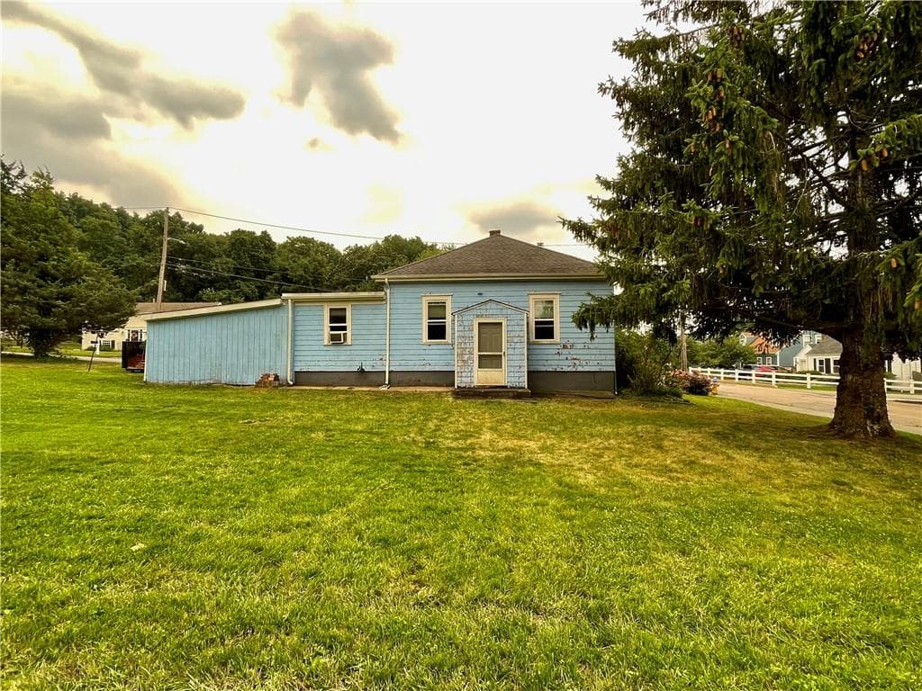 Single Family Residence at 66 Sherry Avenue, Bristol, photo 15 of 24