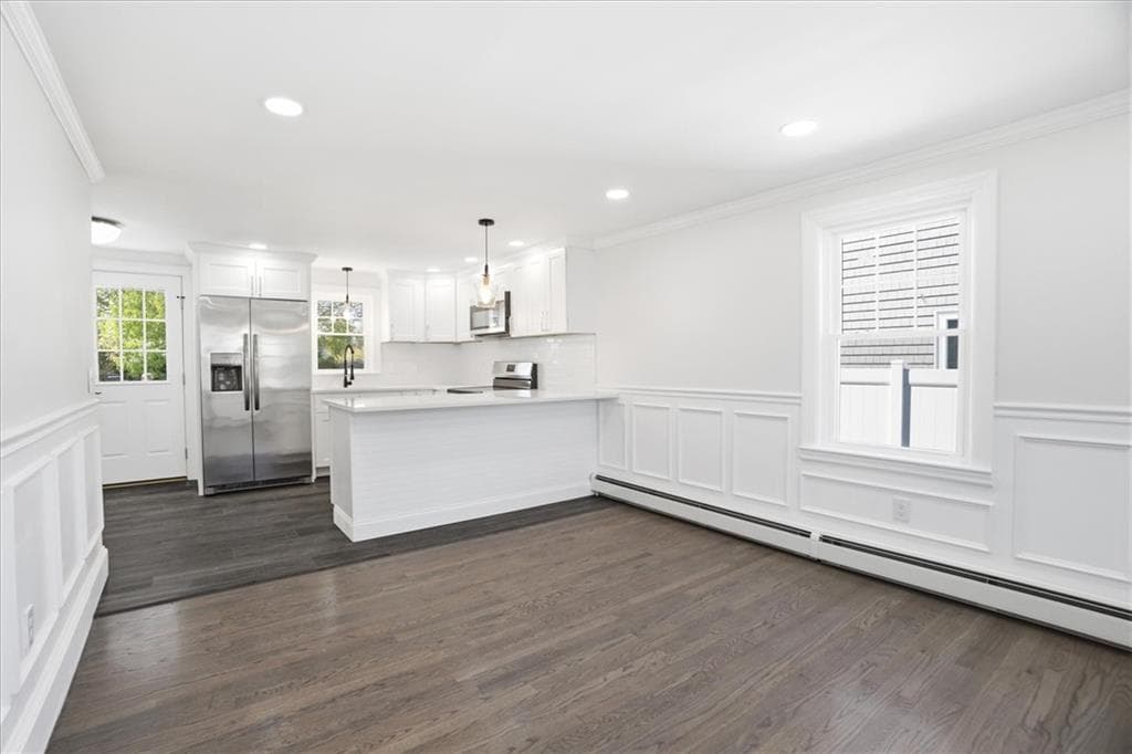 Single Family Residence at 45 Metropolitian park Drive, East Providence, photo 8 of 29
