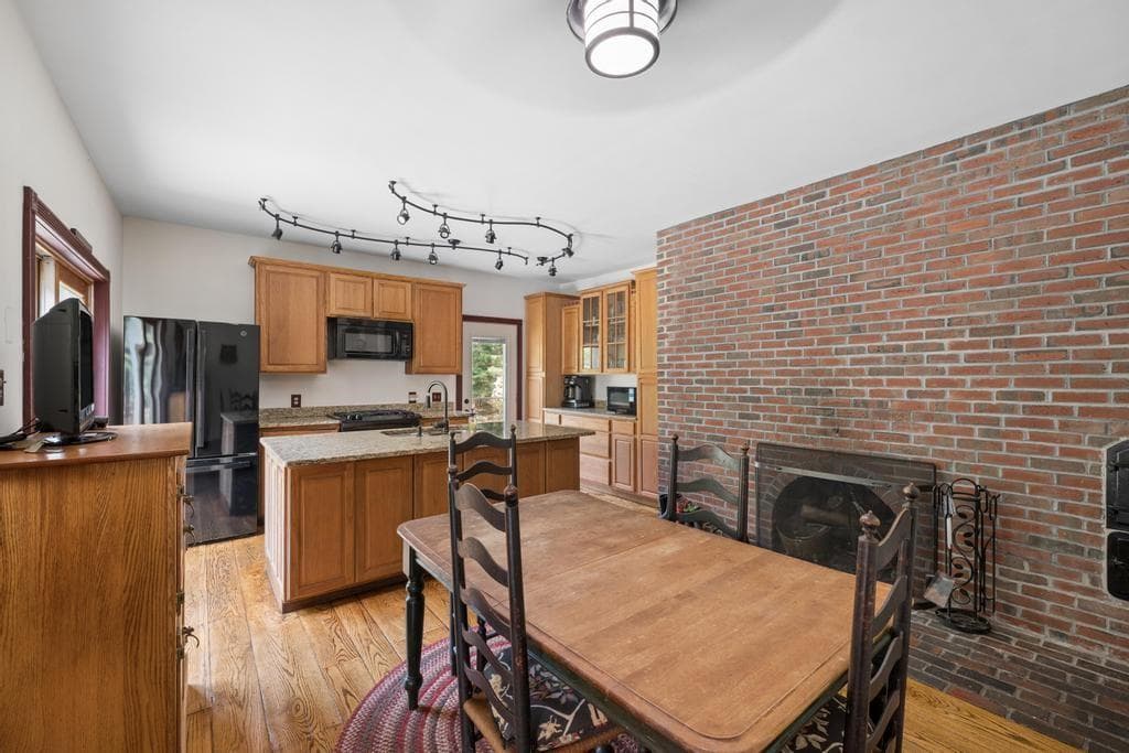 Single Family Residence at 840 Lake Road, Tiverton, photo 27 of 37