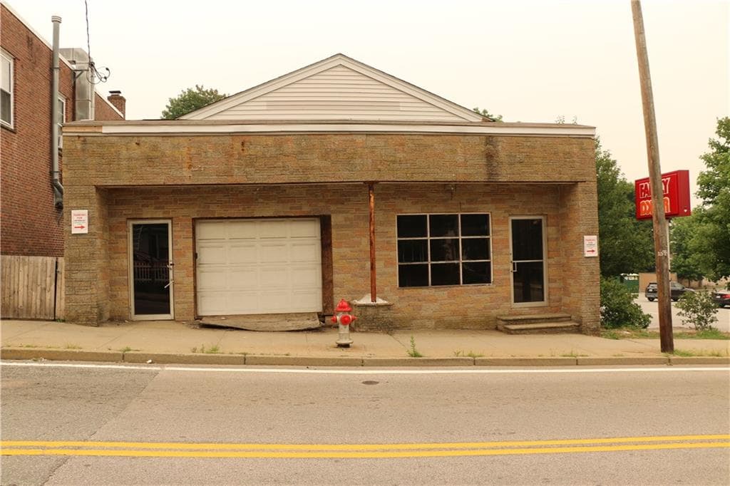 1009 Main Street