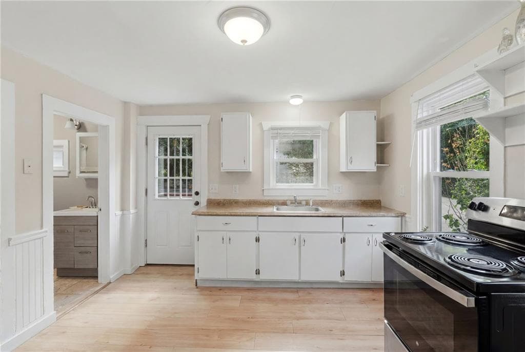 Multi Family at 515 Davisville Road, North Kingstown, photo 16 of 29