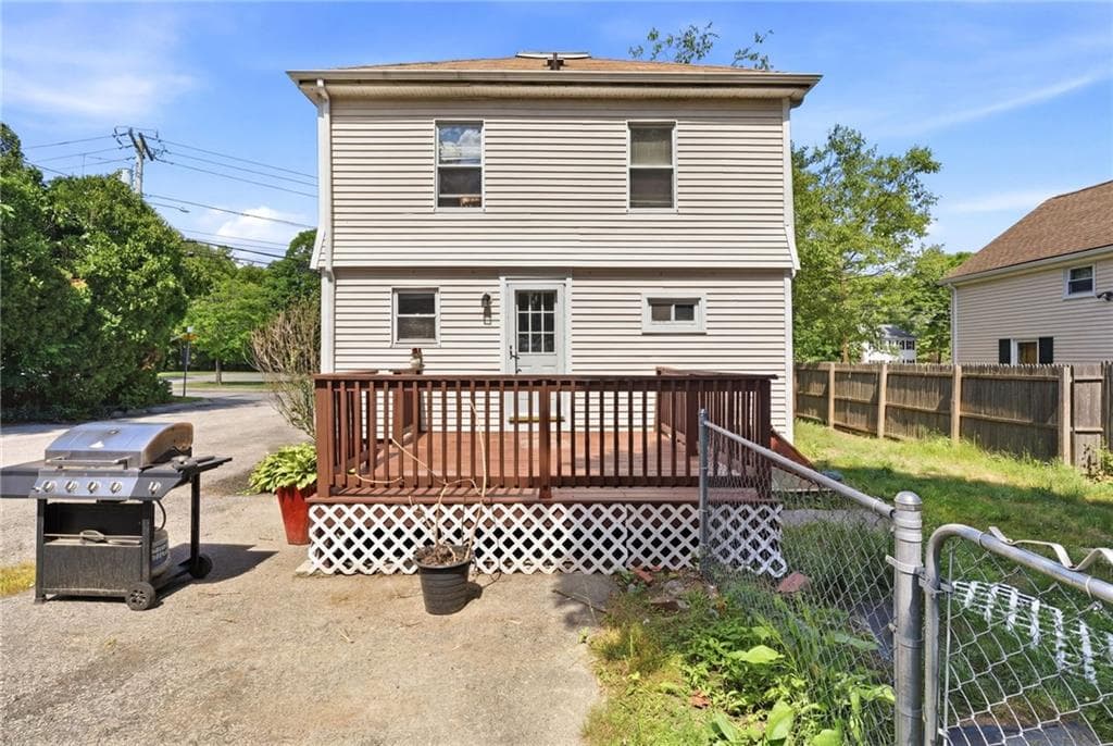 Multi Family at 515 Davisville Road, North Kingstown, photo 26 of 29