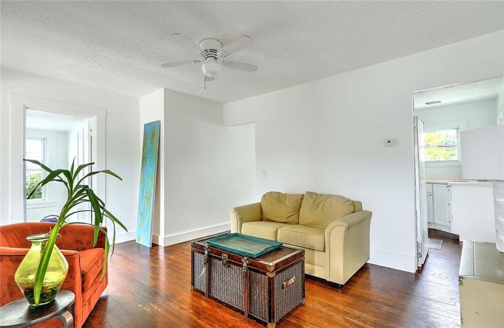 59 Booth Avenue photo 17
