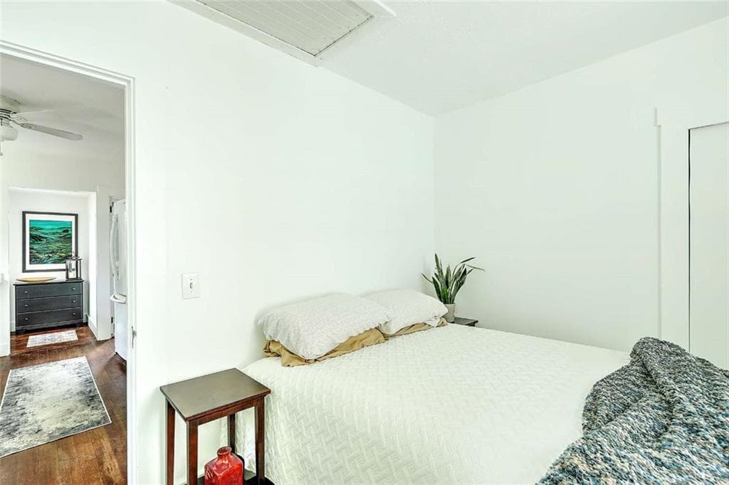 59 Booth Avenue photo 32