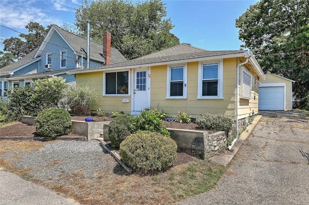 59 Booth Avenue