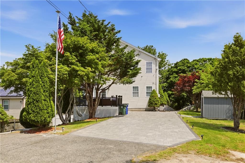 724 Woodman Street photo 3