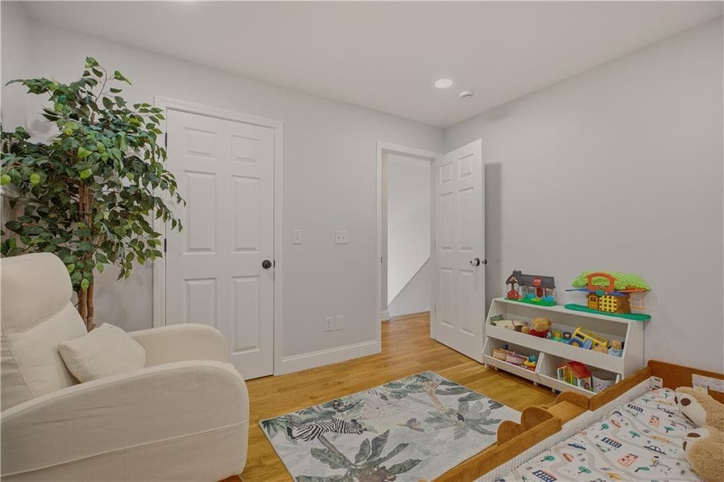 724 Woodman Street photo 24