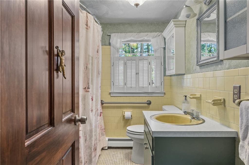 Single Family Residence at 102 Woodbine Road, South Kingstown, photo 15 of 42