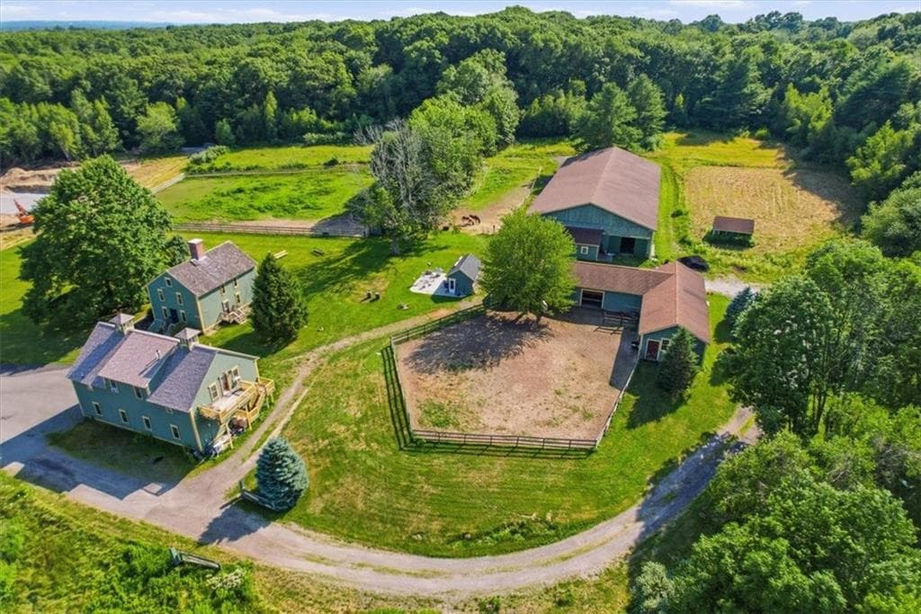 32 Equestrian Way photo 50