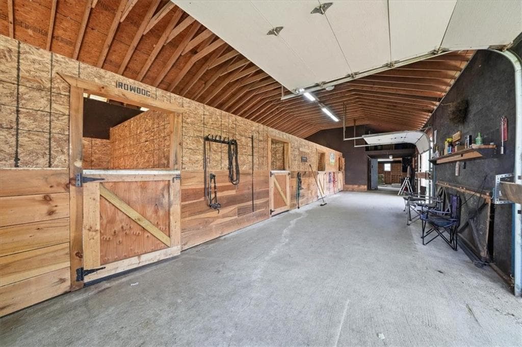 32 Equestrian Way photo 40