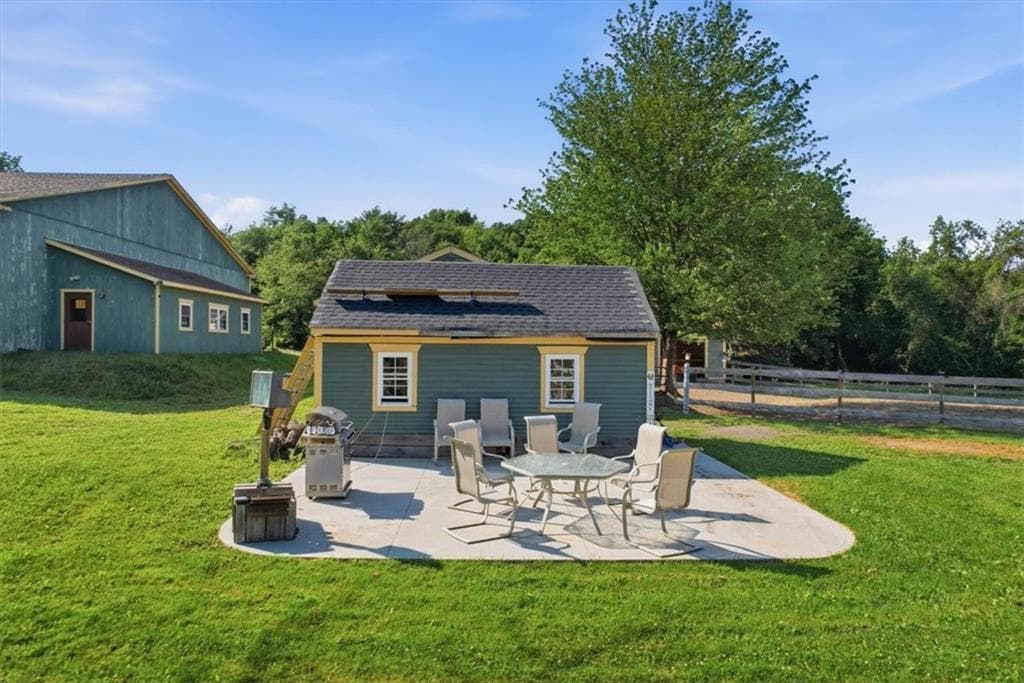 32 Equestrian Way photo 8