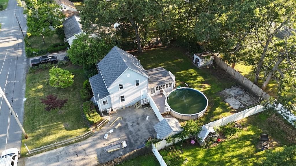 Single Family Residence at 131 Canfield Avenue, Warwick, photo 2 of 29