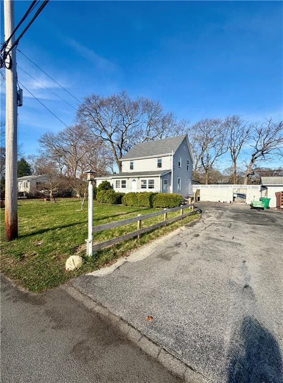 Single Family Residence at 131 Canfield Avenue, Warwick, photo 3 of 29