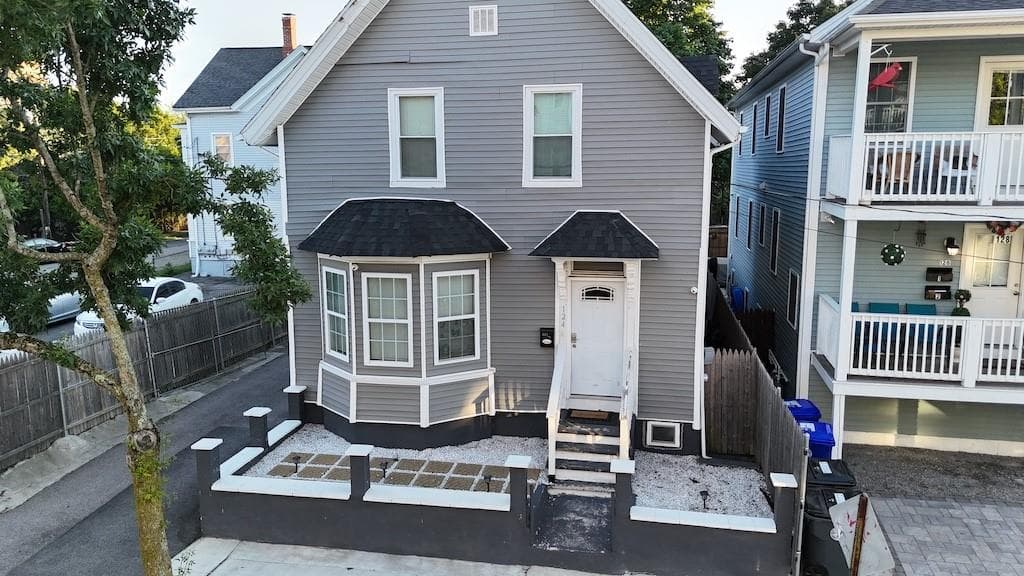 124 River Avenue