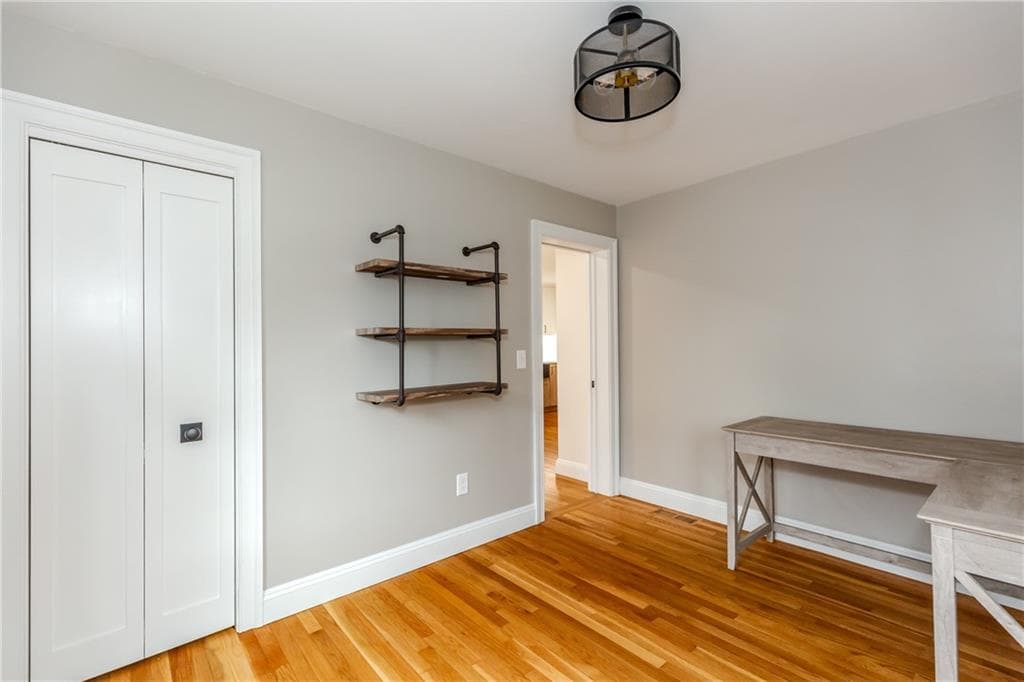 8 Barnes Street photo 17