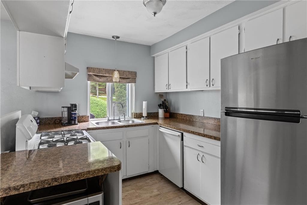 4160 Post Road UNIT 28 photo 8