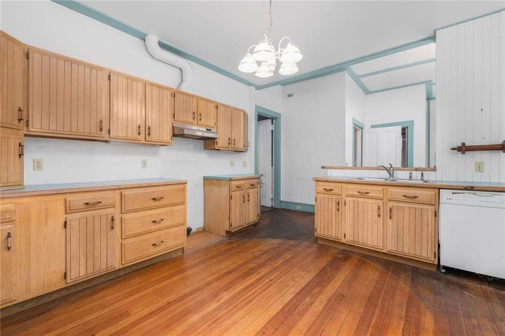 36 Ayrault Street photo 12
