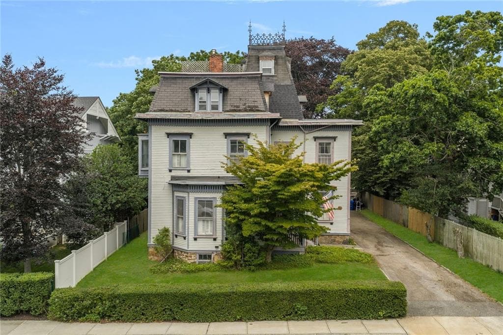 36 Ayrault Street photo 3
