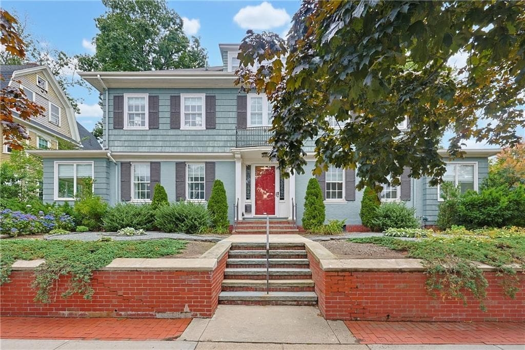 387 Wayland Avenue photo 2