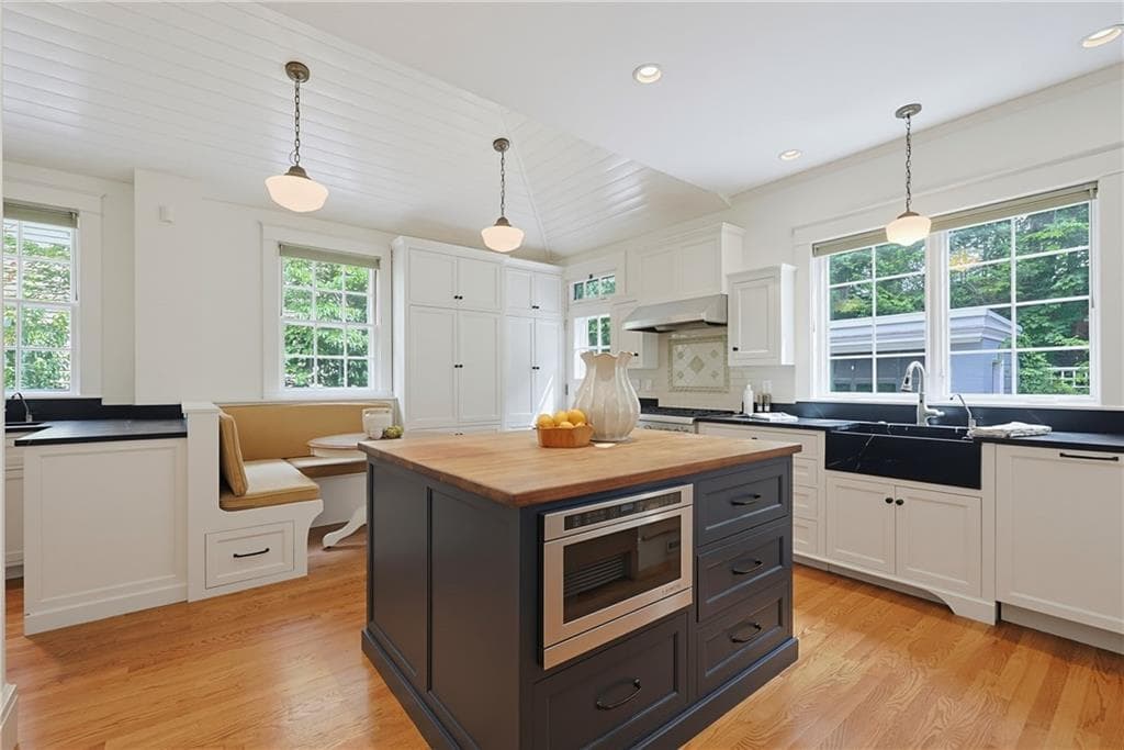 387 Wayland Avenue photo 14