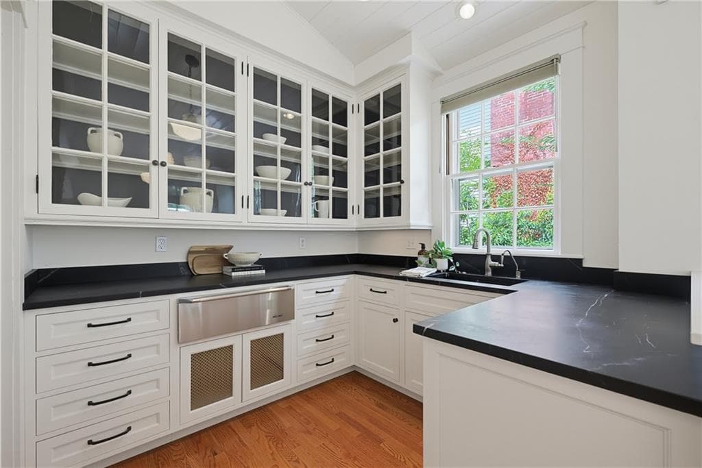 387 Wayland Avenue photo 19