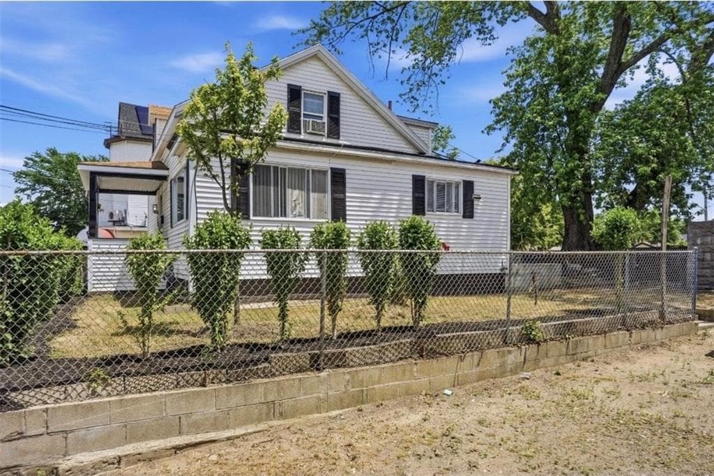 166 Gallup Street photo 3