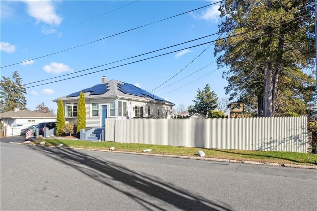 Single Family Residence at 136 Windmill Street, Pawtucket, photo 26 of 31