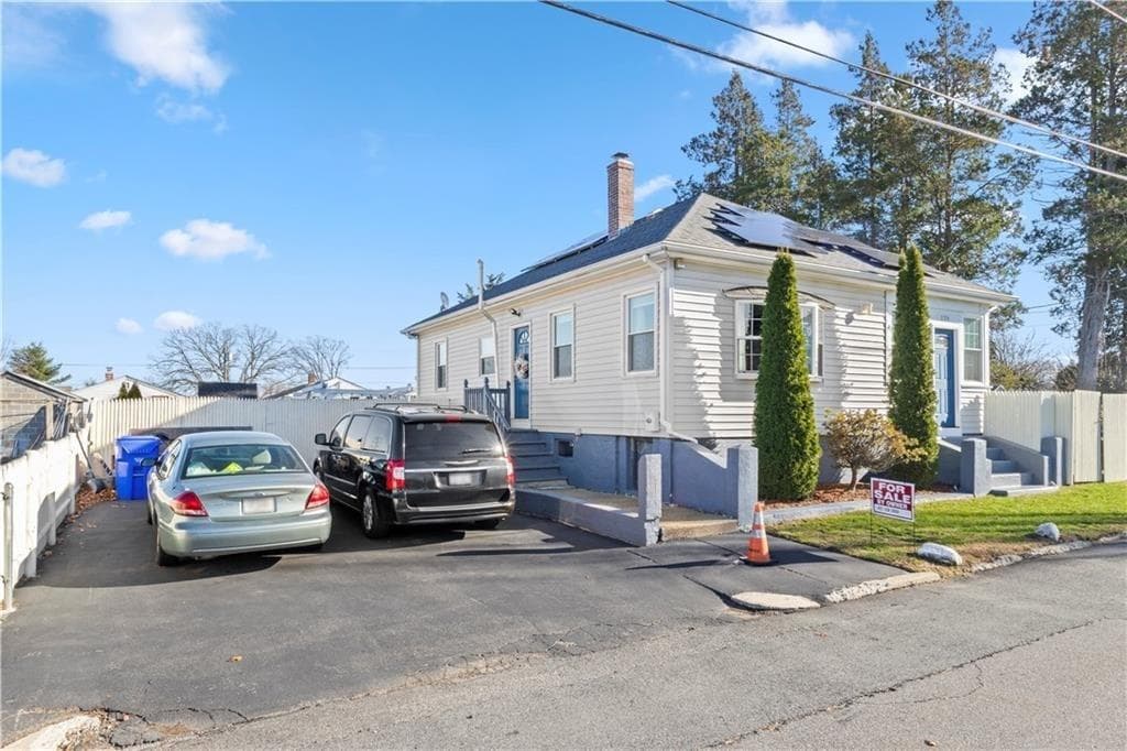 Single Family Residence at 136 Windmill Street, Pawtucket, photo 25 of 31