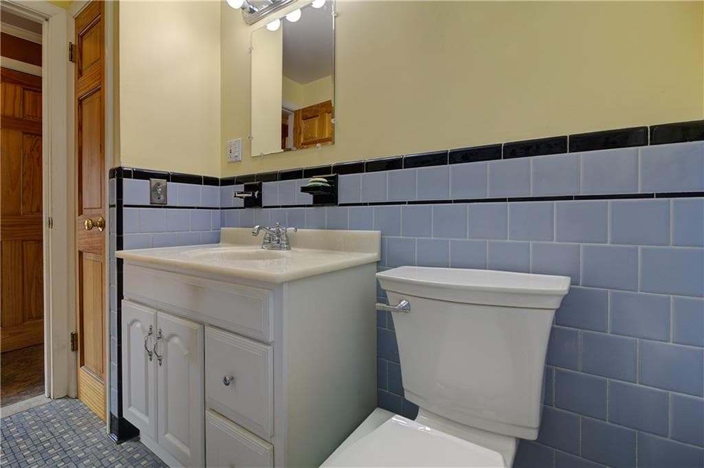 Single Family Residence at 73 lindy Avenue, East Providence, photo 21 of 35