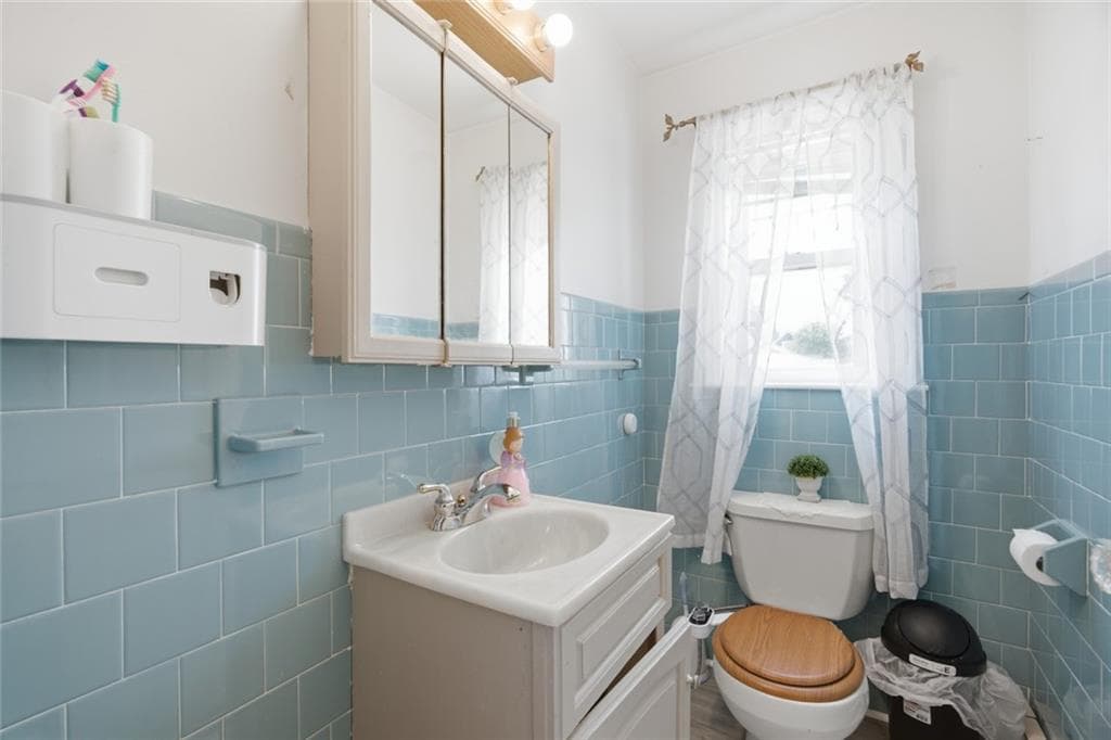 94 Westcott Avenue photo 10