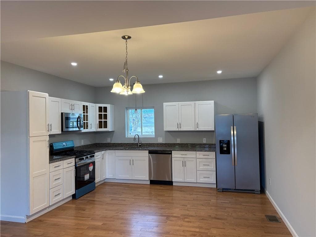 184 Avenue C UNIT M3 photo 2