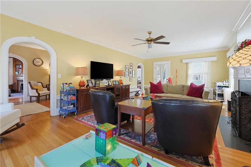 Single Family Residence at 43 Armistice Boulevard, Pawtucket, photo 10 of 49