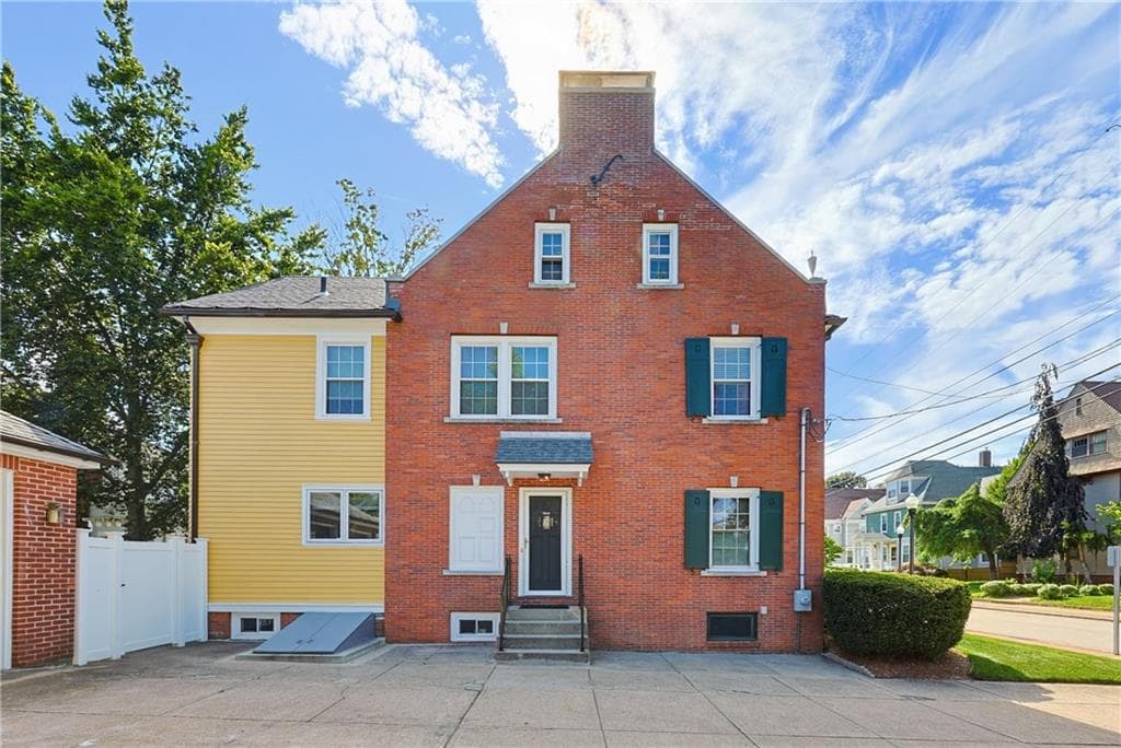Single Family Residence at 43 Armistice Boulevard, Pawtucket, photo 4 of 49
