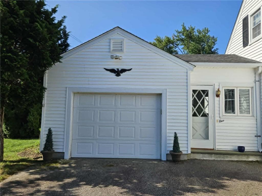 1 Brookdale Drive photo 2
