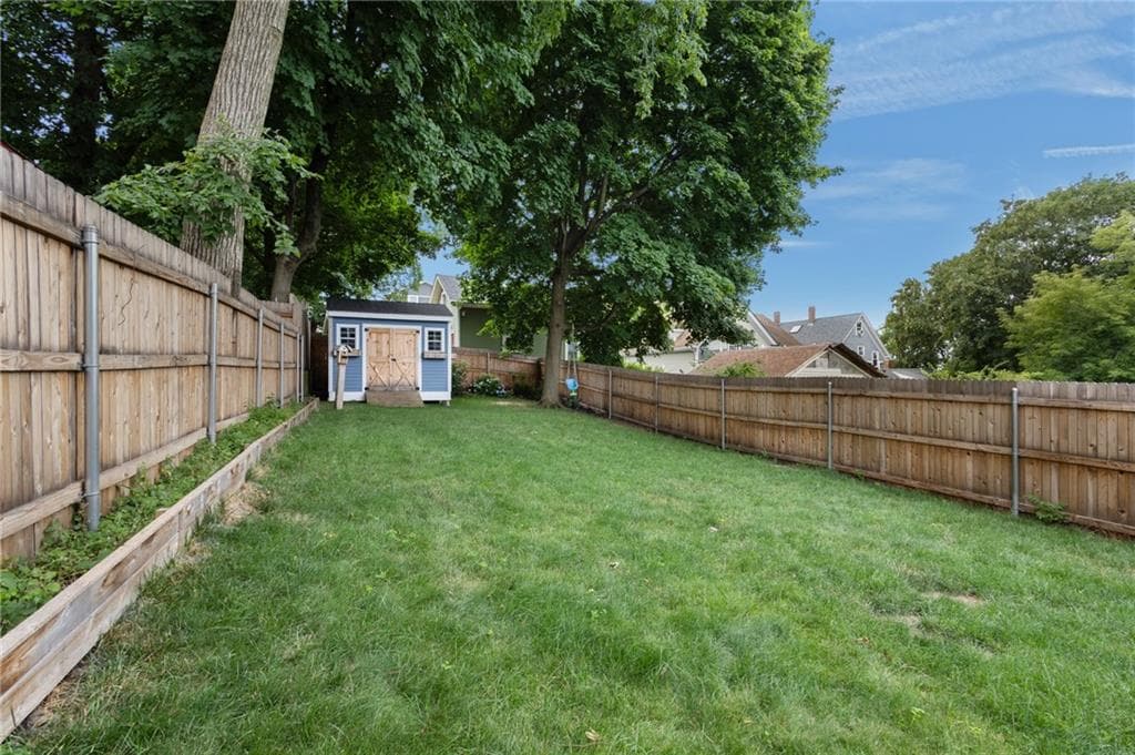 49 Woodbine Street photo 32