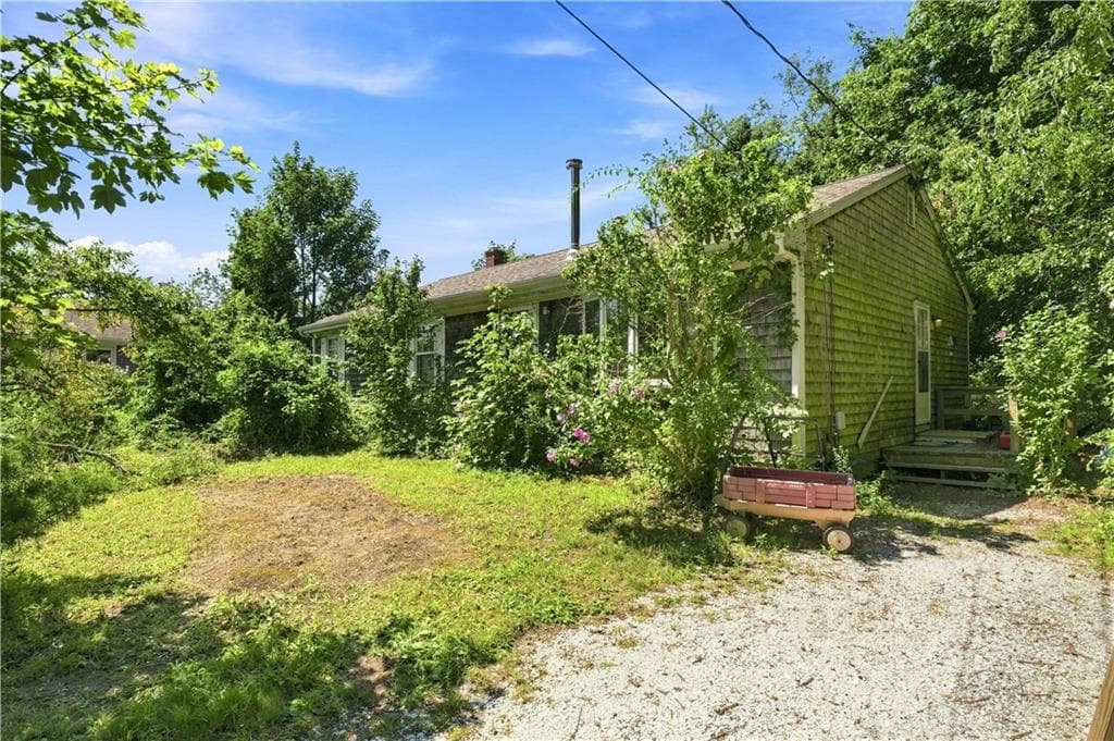 54 Narragansett Boulevard photo 2