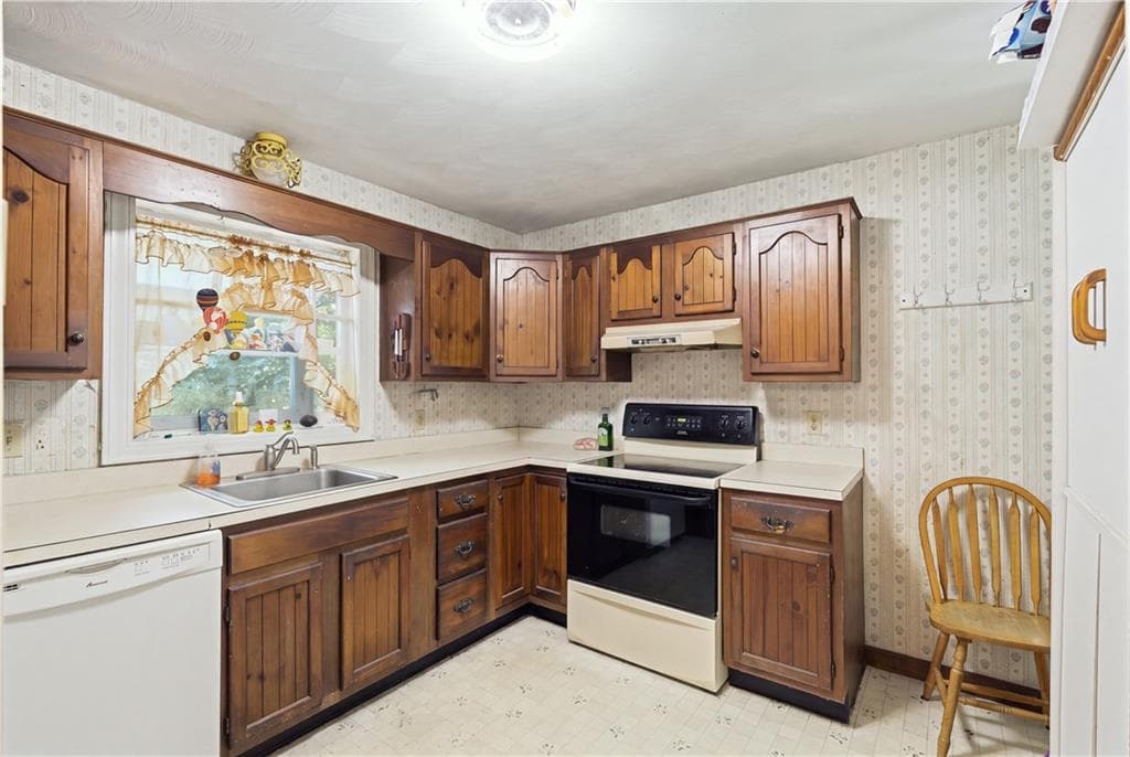 54 Narragansett Boulevard photo 7