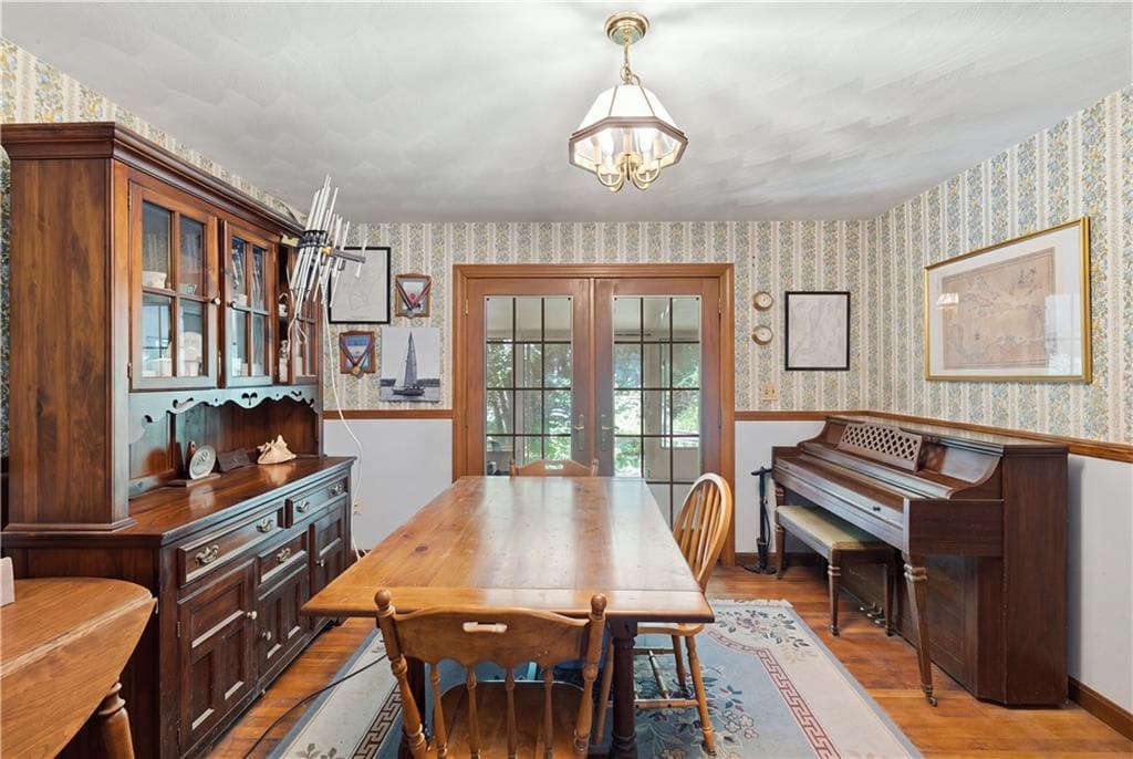 54 Narragansett Boulevard photo 3
