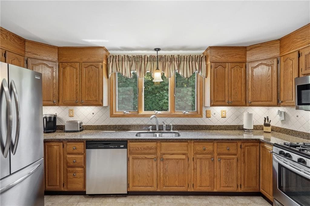 42 Grand Avenue photo 10