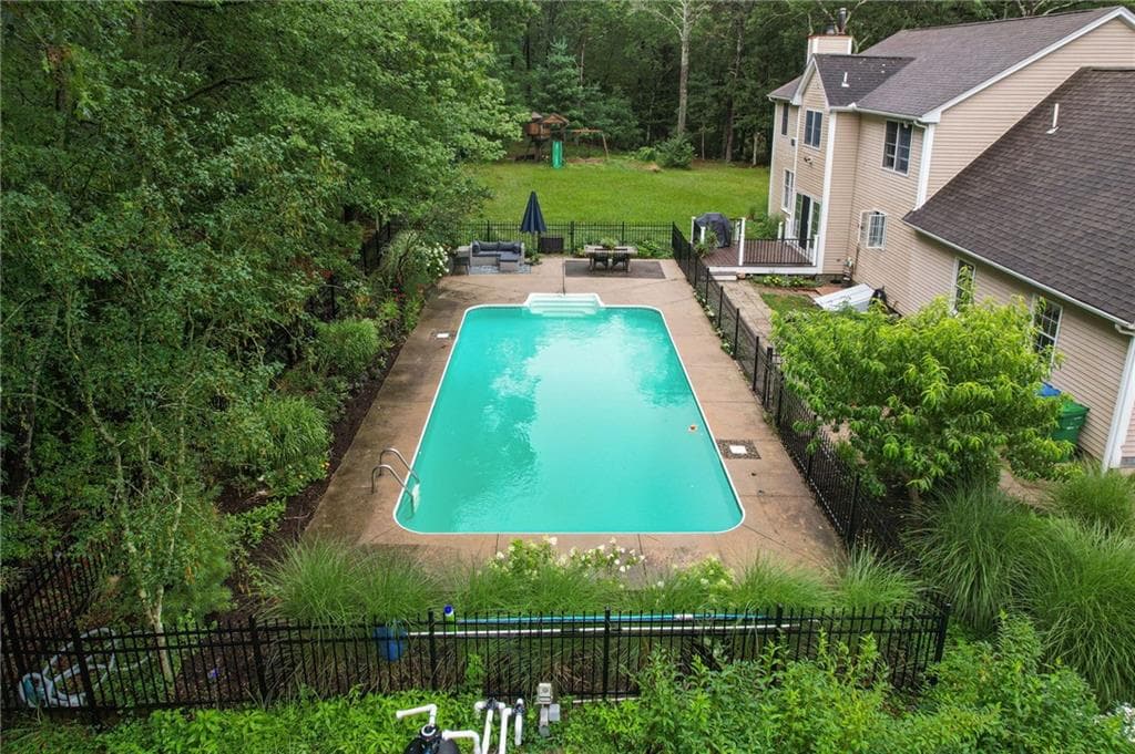 Single Family Residence at 77 Mockingbird Lane, South Kingstown, photo 37 of 43