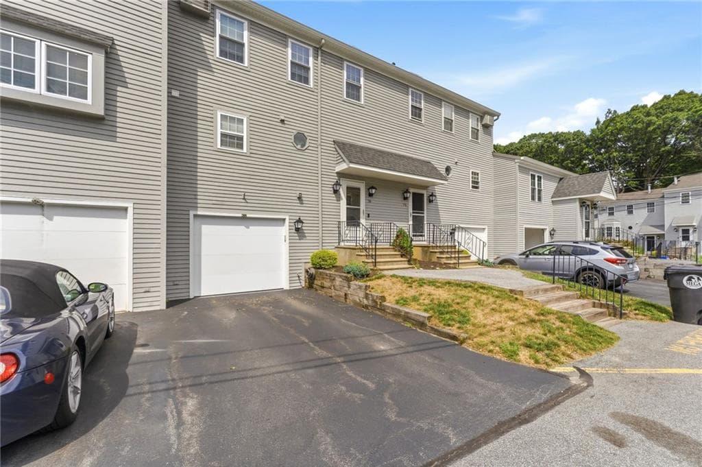 565 Quaker Lane UNIT 76 photo 2