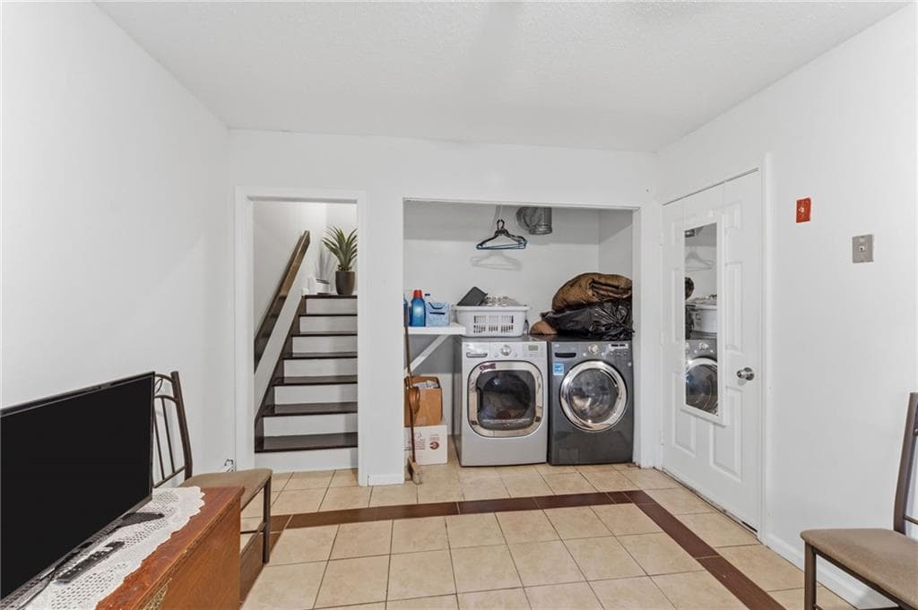 565 Quaker Lane UNIT 76 photo 22