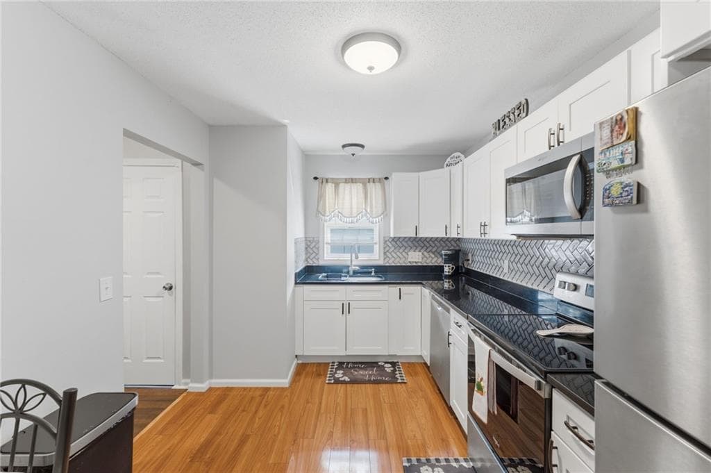 565 Quaker Lane UNIT 76 photo 11