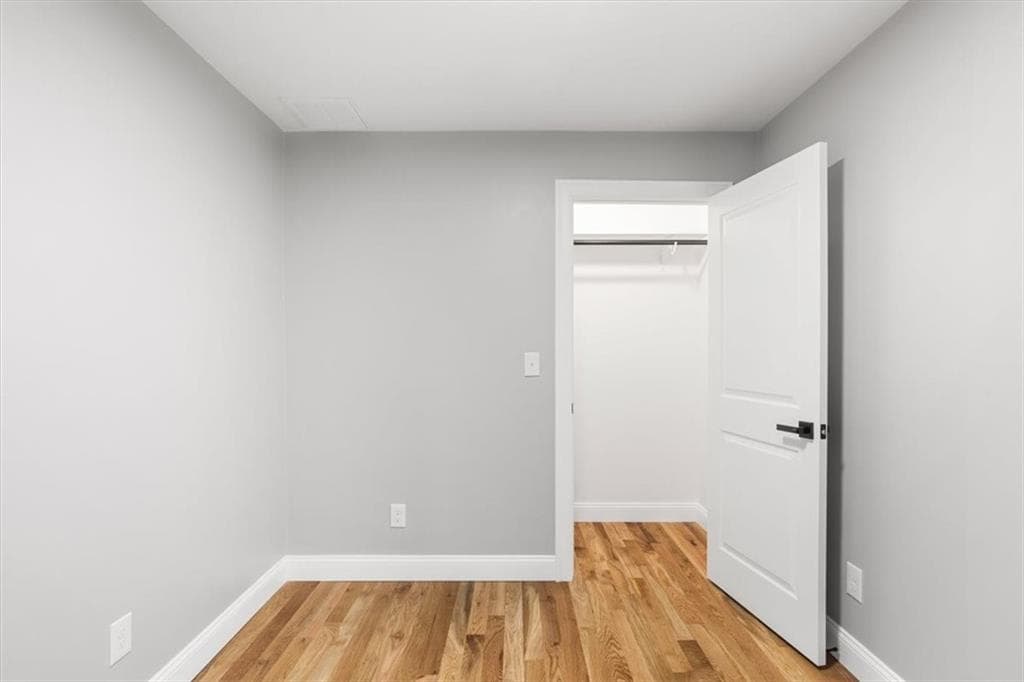 28 Potters Avenue photo 20