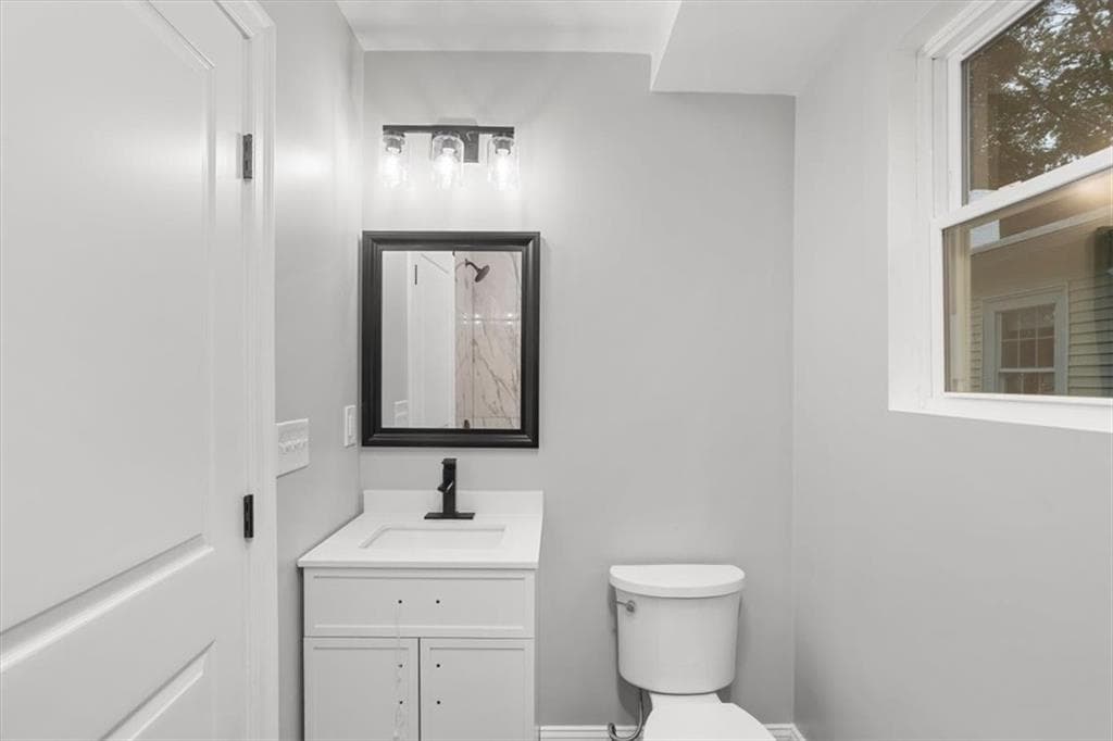 28 Potters Avenue photo 10