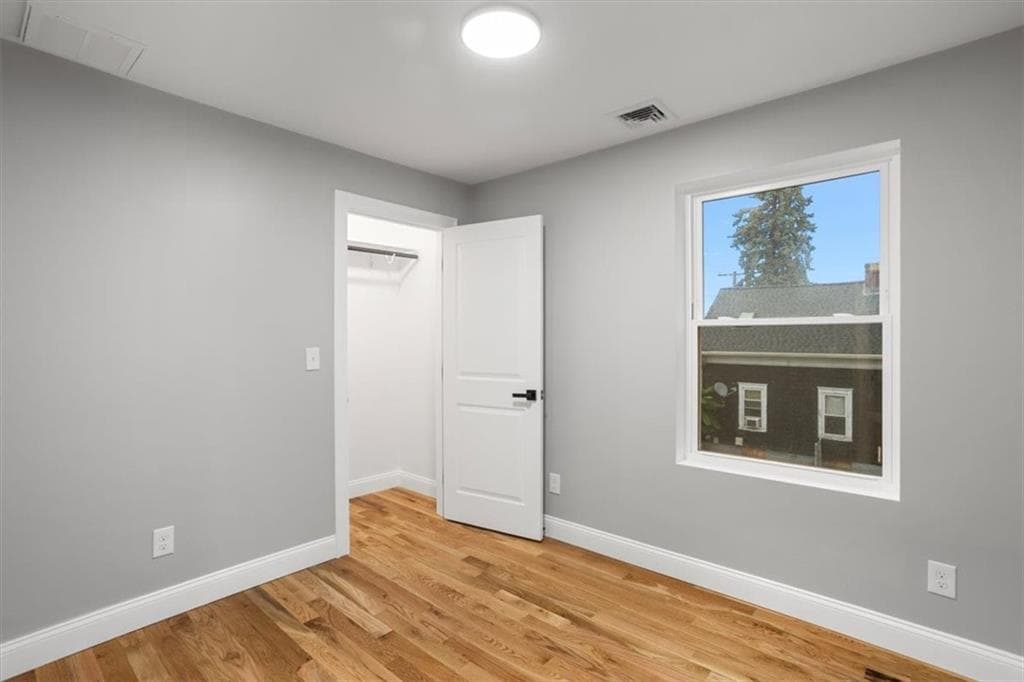 28 Potters Avenue photo 19