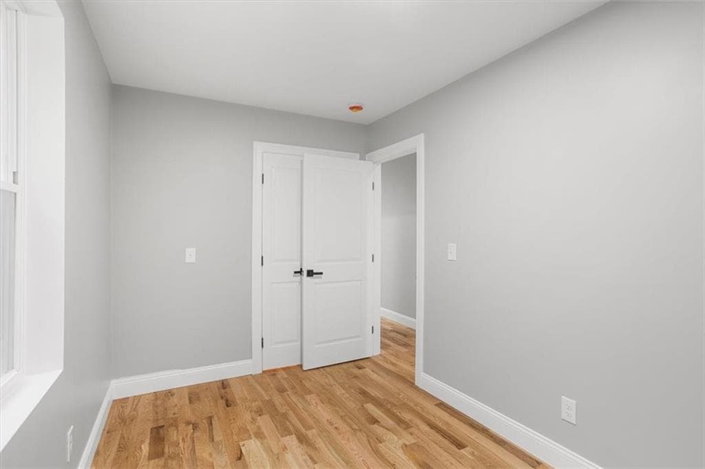 28 Potters Avenue photo 8